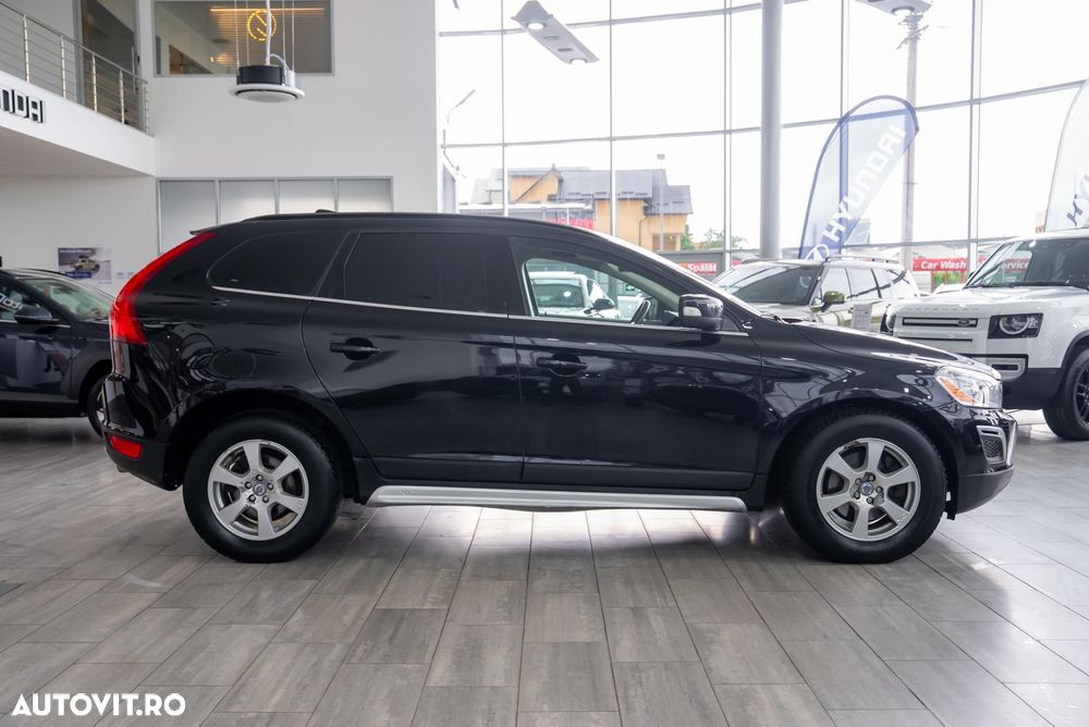 Volvo XC 60 D3 AWD Aut. Momentum - 8