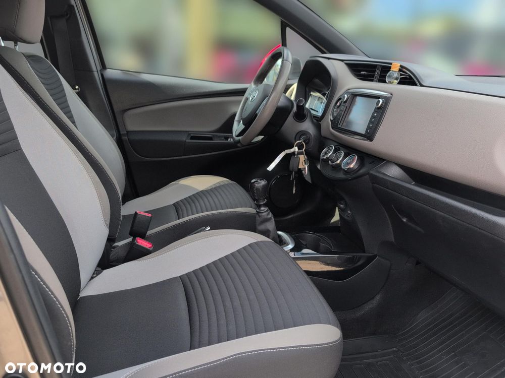 Toyota Yaris 1.33 Selection Platinum - 9