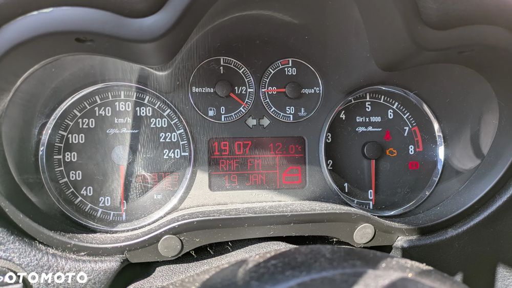 Alfa Romeo 147 1.6 Twin Spark 16V - 8