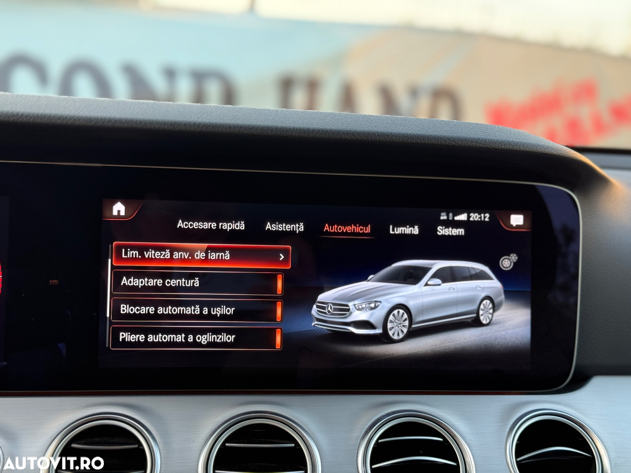Mercedes-Benz E 220 d T 9G-TRONIC Avantgarde - 33
