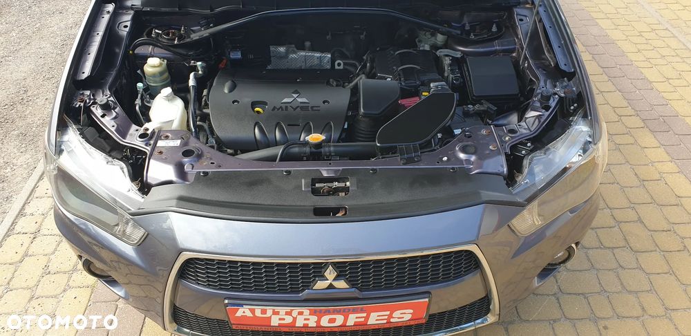 Mitsubishi Outlander - 21