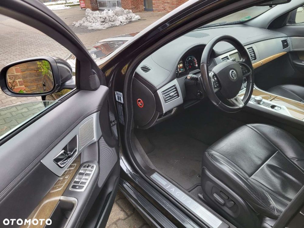 Jaguar XF - 13