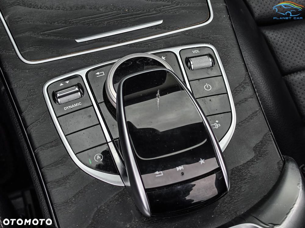 Mercedes-Benz Klasa C 300 4Matic 9G-TRONIC AMG Line - 34