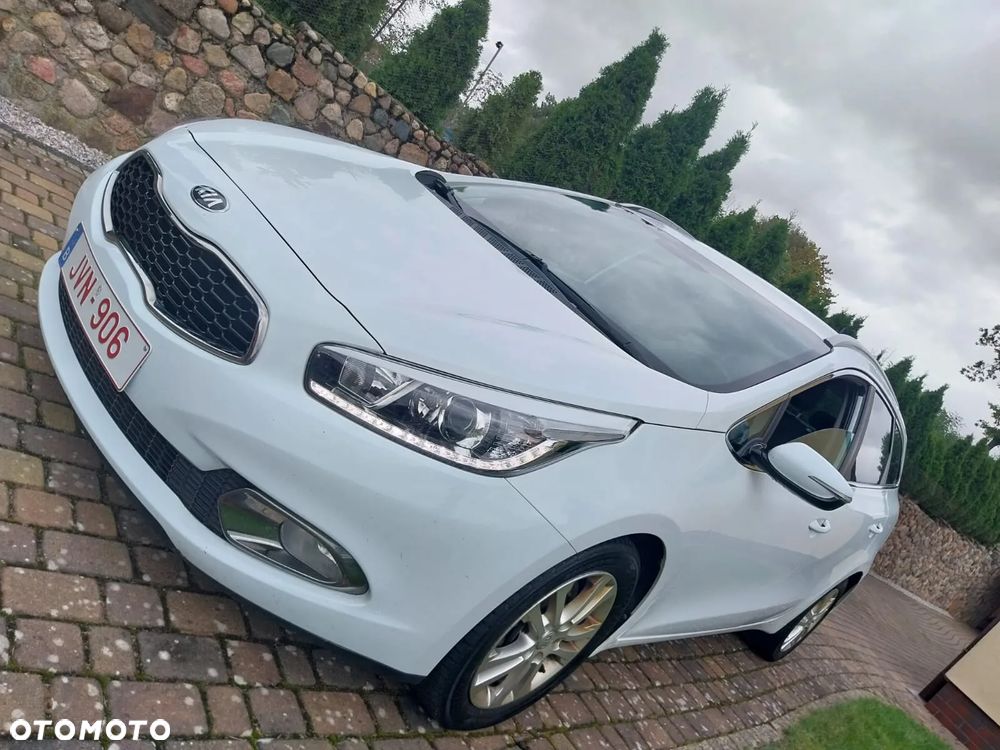 Kia Ceed - 34
