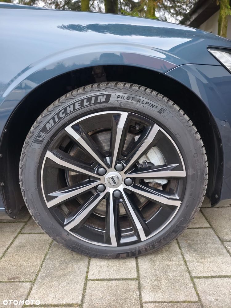 Volvo V60 T6 AWD Plug-In Hybrid Ultra Dark - 10