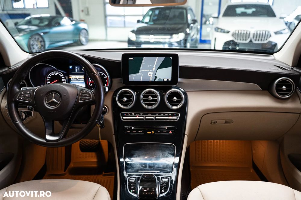 Mercedes-Benz GLC 250 4Matic 9G-TRONIC AMG Line - 8