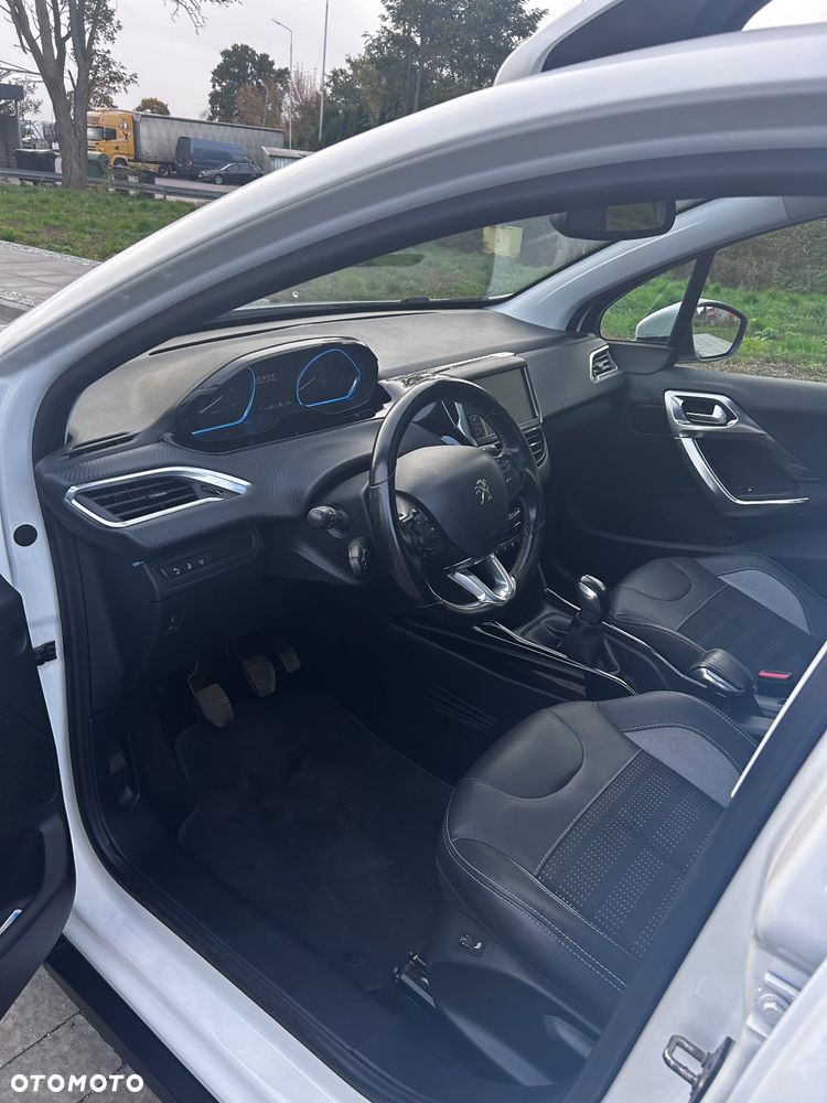 Peugeot 2008 Blue-HDi FAP 100 STOP & START Style - 19