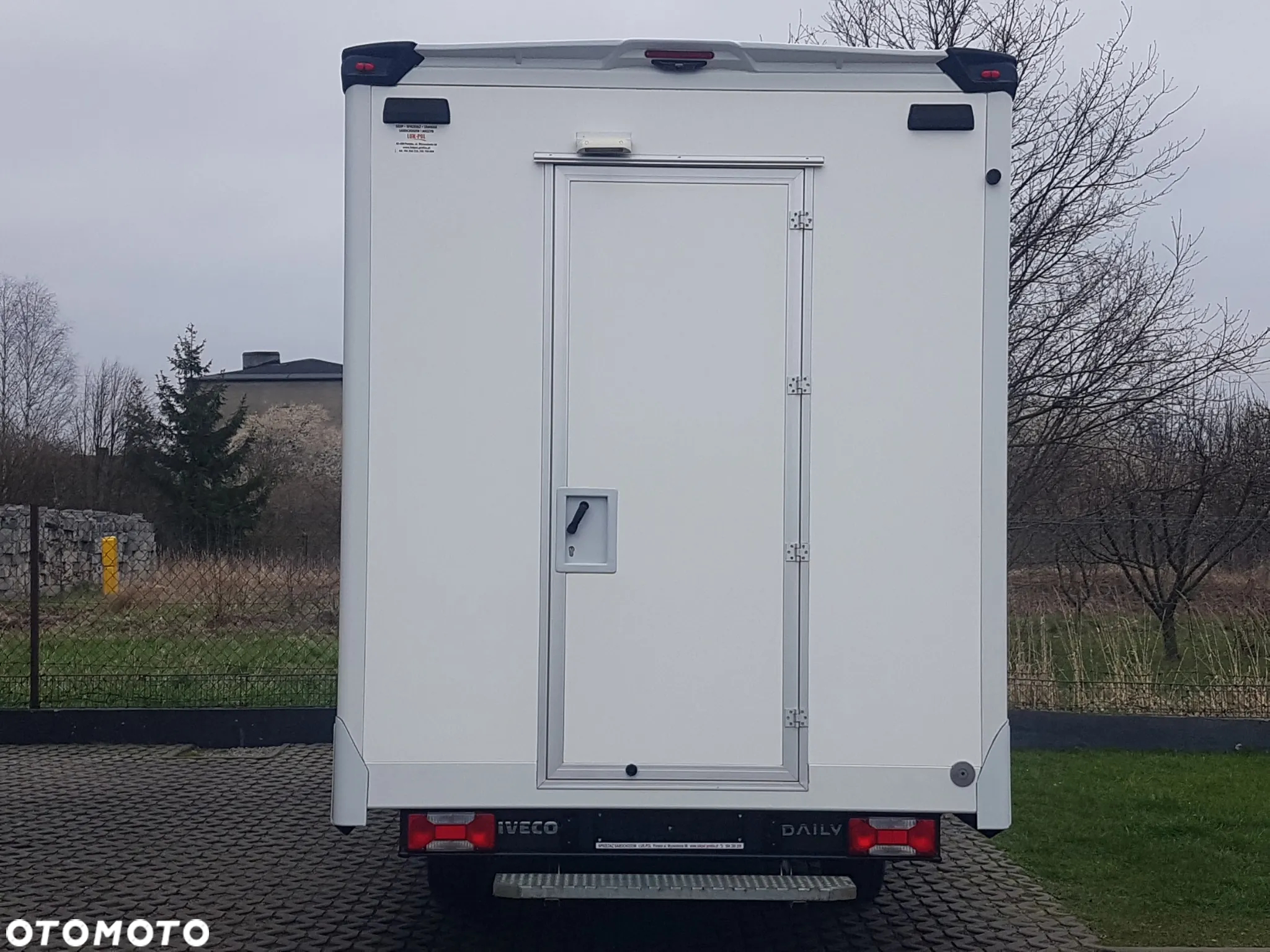 Iveco DAILY KONTENER NISKOPODŁOGOWY 4,43x2,23x2,42 SKLEP BAR FOODTRUCK KAMPER KLIMA - 16