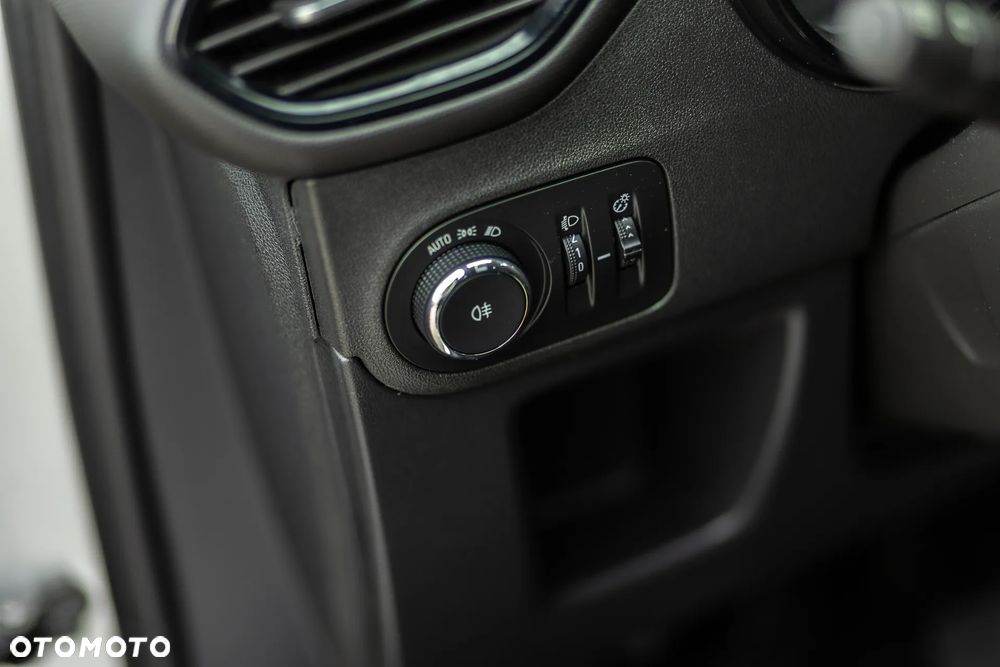Opel Crossland X - 33