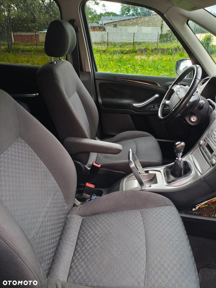 Ford Galaxy 2.0 TDCi Ghia - 14