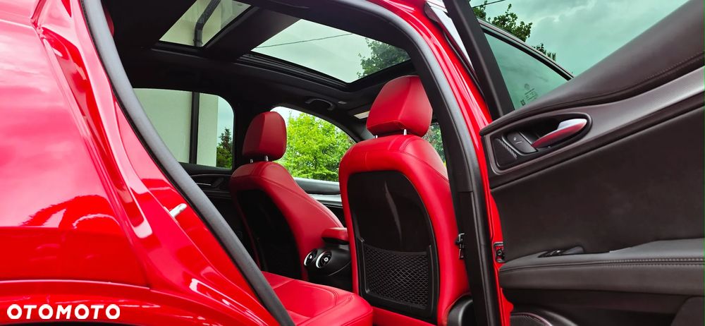 Alfa Romeo Stelvio 2.0 Turbo 16V AT8-Q4 Veloce Ti - 11