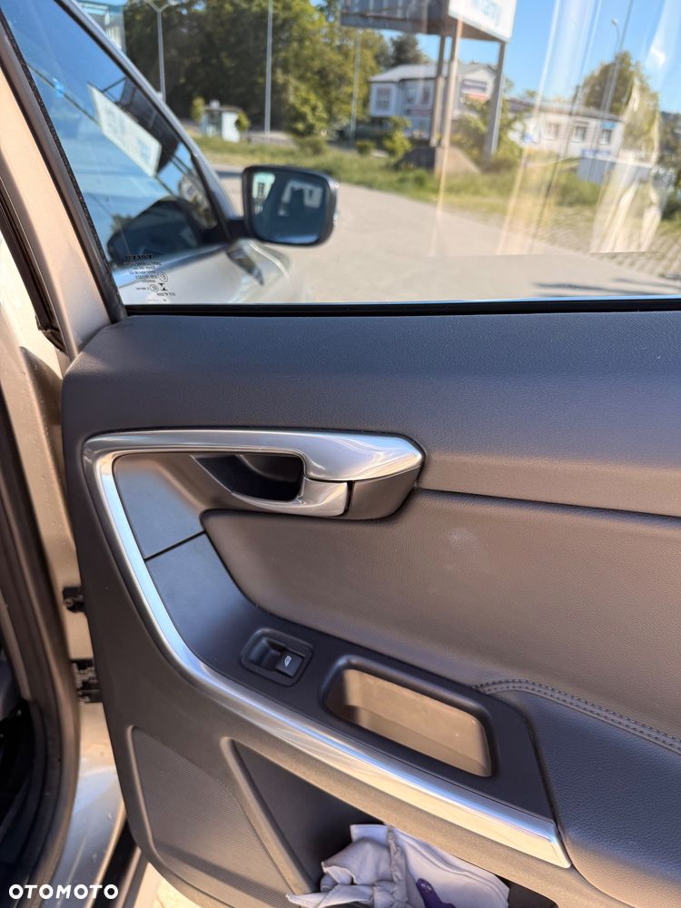 Volvo XC 60 D5 AWD Summum - 11