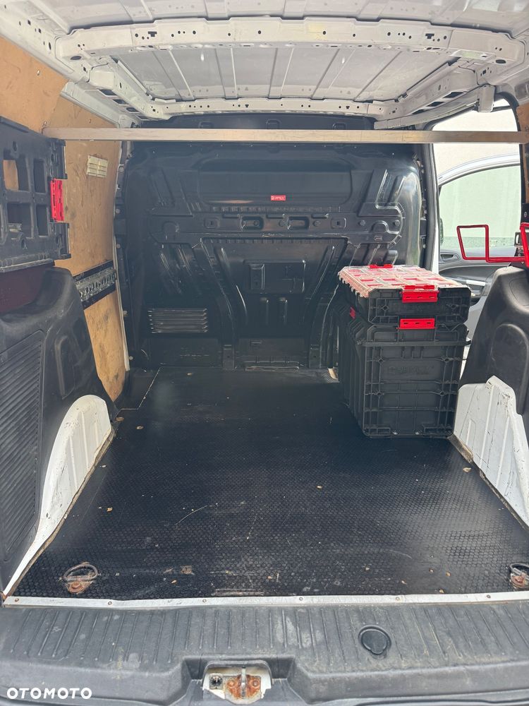 Ford Transit Connect - 13
