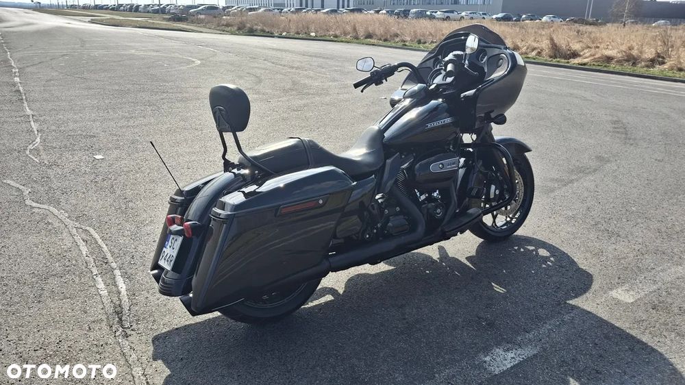 Harley-Davidson Touring Road Glide - 12
