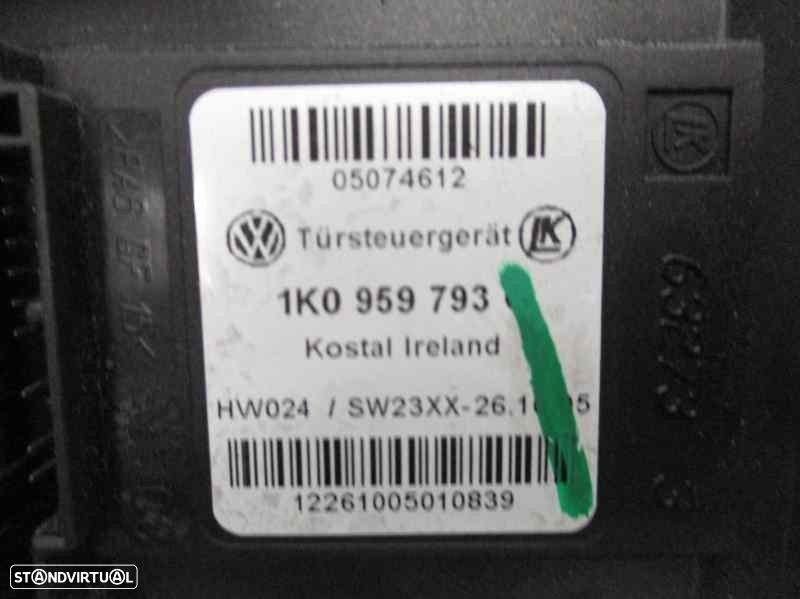 MOTOR ELEVADOR DE VIDRO TRASEIRO DIREITO SEAT LEON 2011 -3C0959704E - 3