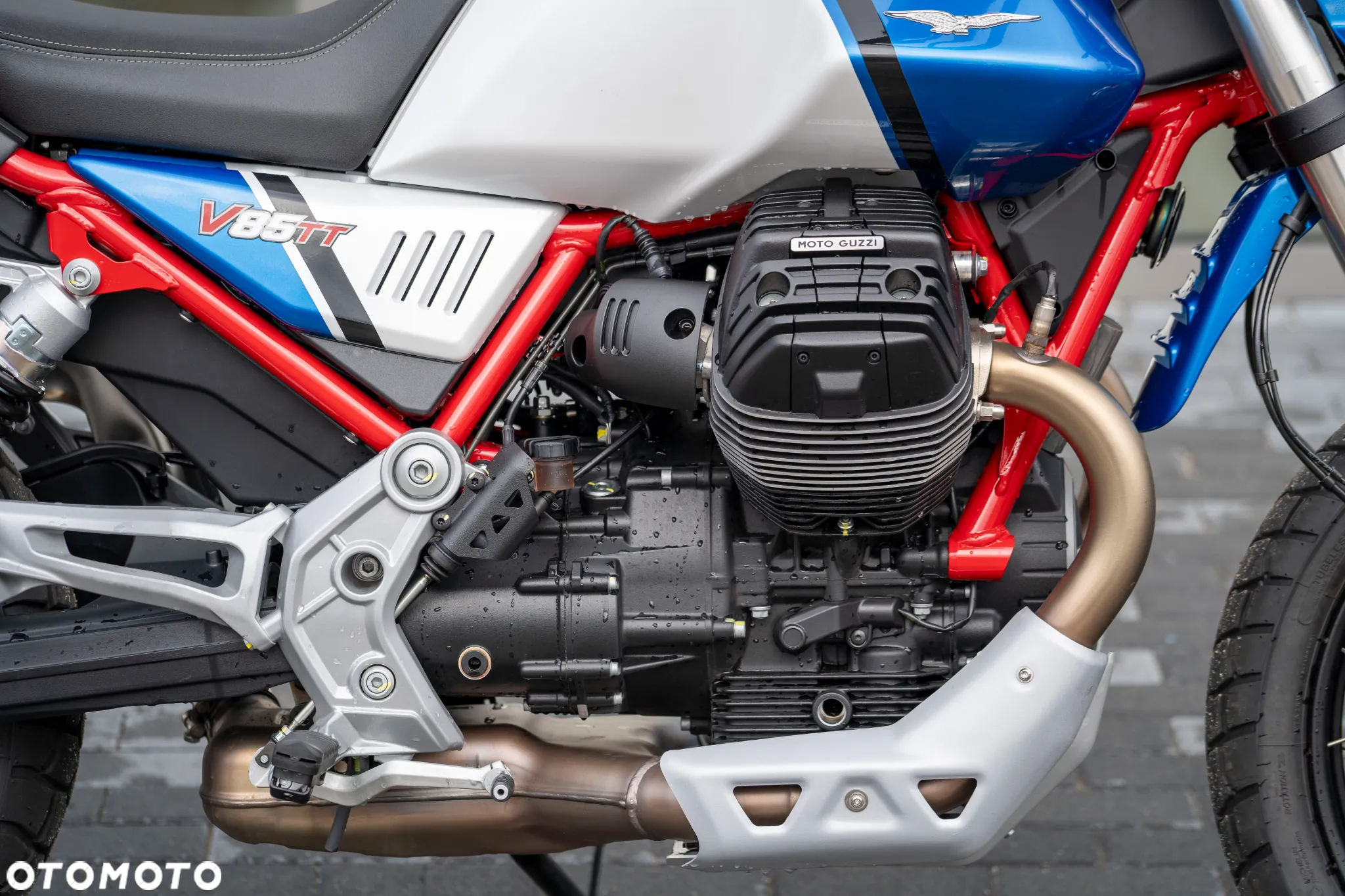Moto Guzzi V85
