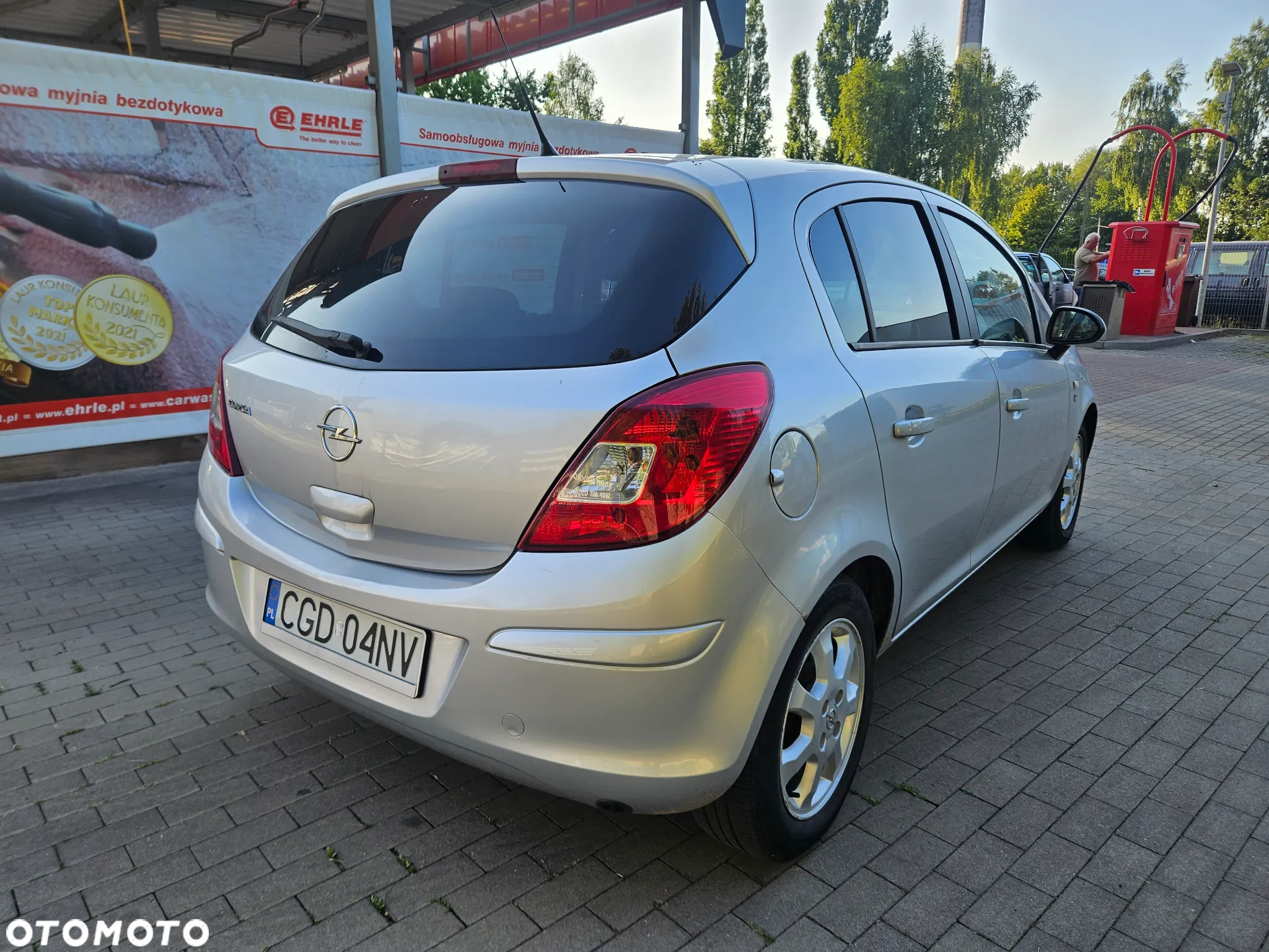 Opel Corsa 1.2 16V Enjoy - 18