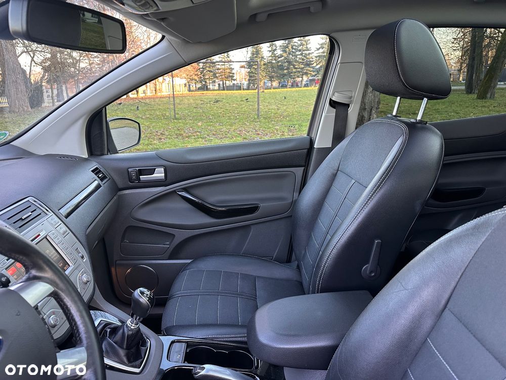 Ford Kuga 2.0 TDCi 4x4 Titanium - 30