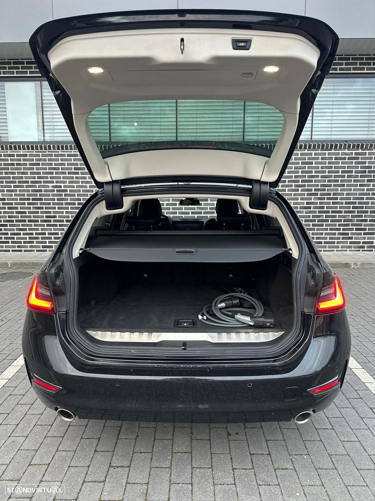 BMW 330 e Touring Corporate Edition Auto - 9