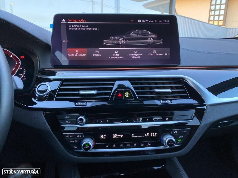 BMW 530 e Line Luxury - 33