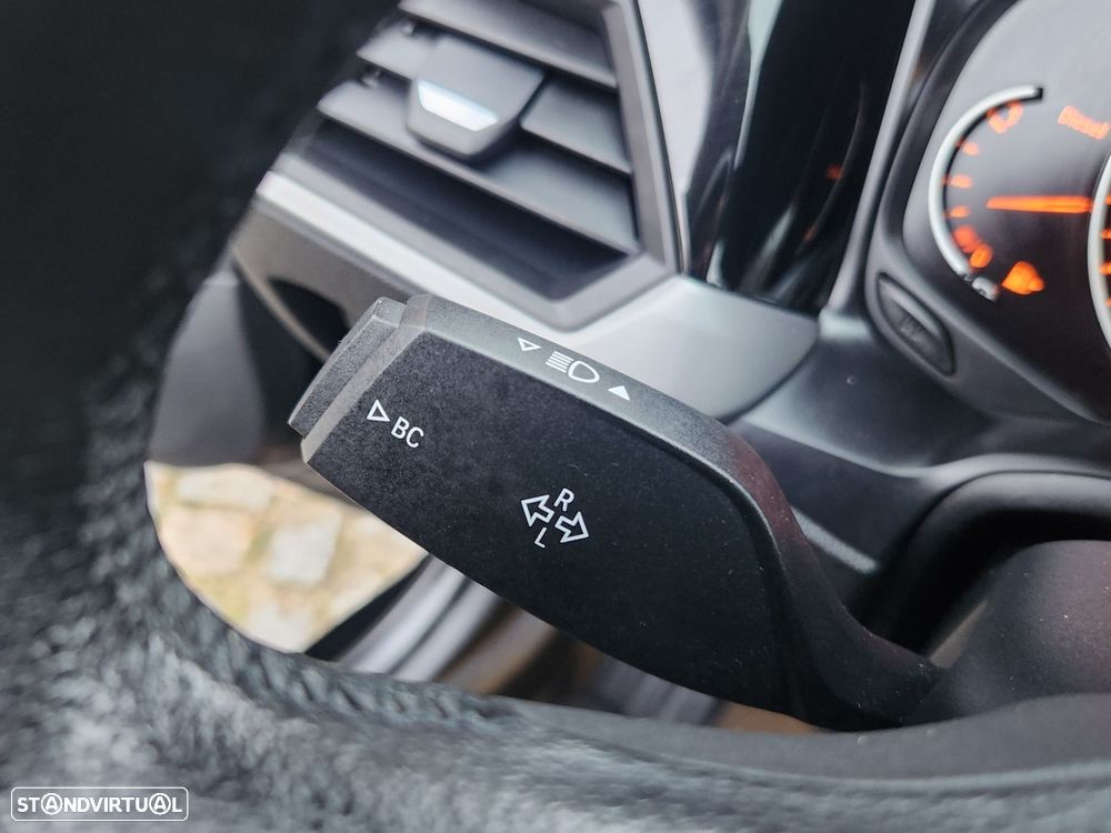 BMW 318 d Touring - 14