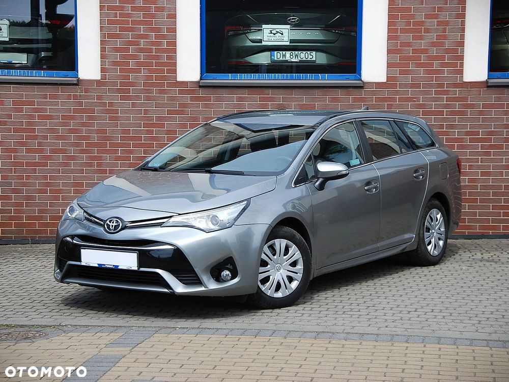 Toyota Avensis 1.8 Active - 19