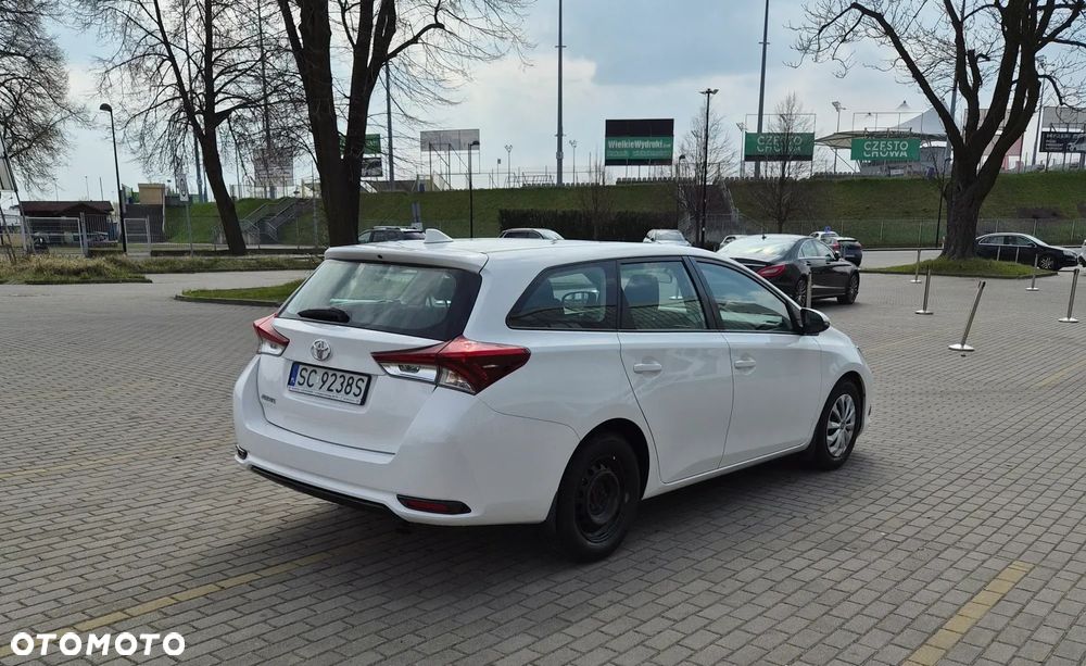 Toyota Auris 1.4 D-4D Active - 11
