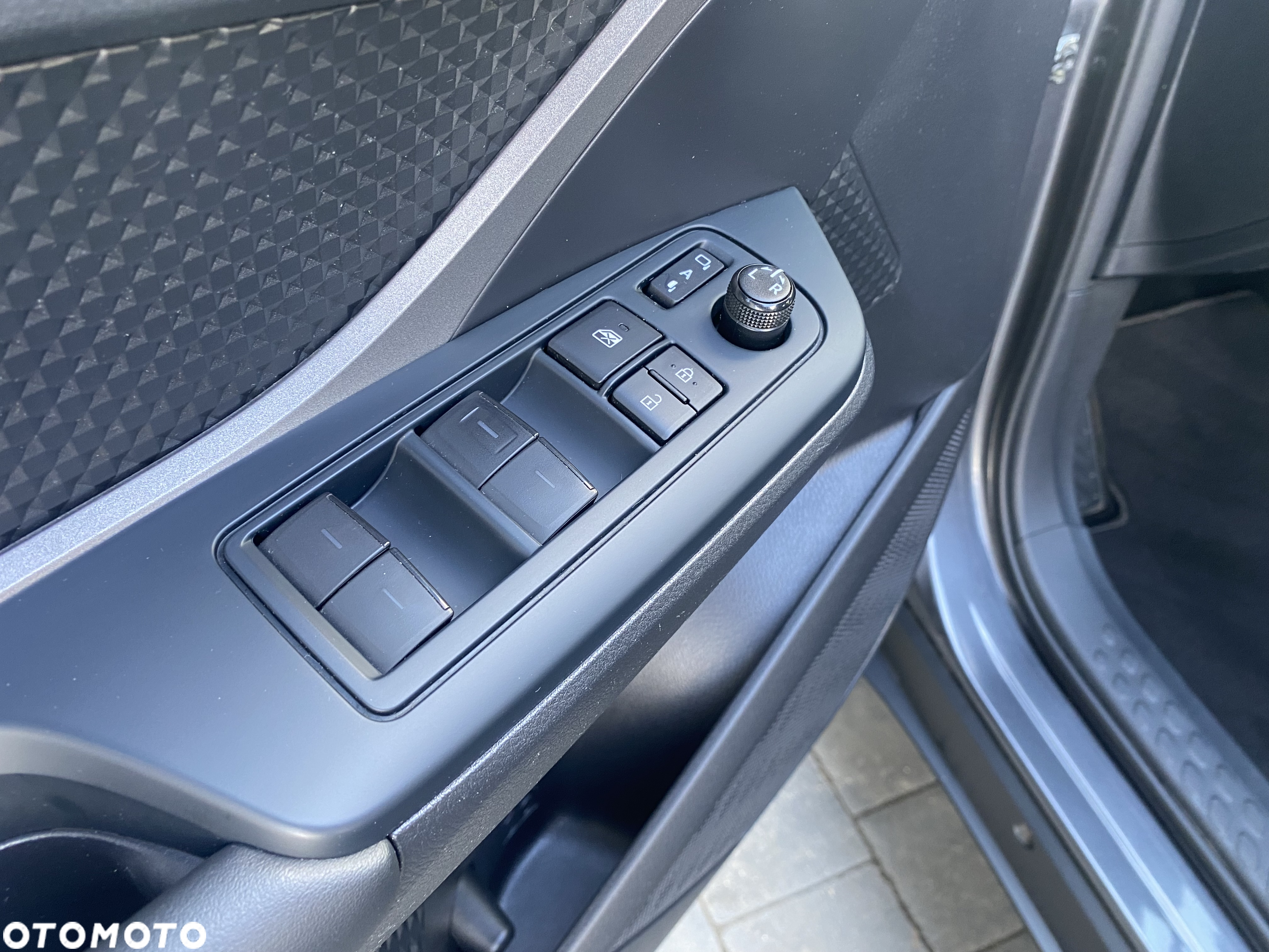 Toyota C-HR 2.0 Hybrid Premiere Edition - 6