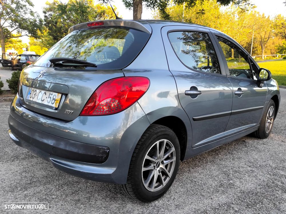 Peugeot 207 1.4 16V Trendy - 3