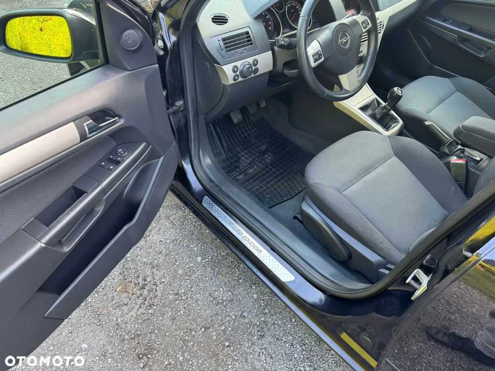 Opel Astra 1.6 Caravan Easytronic Edition - 24