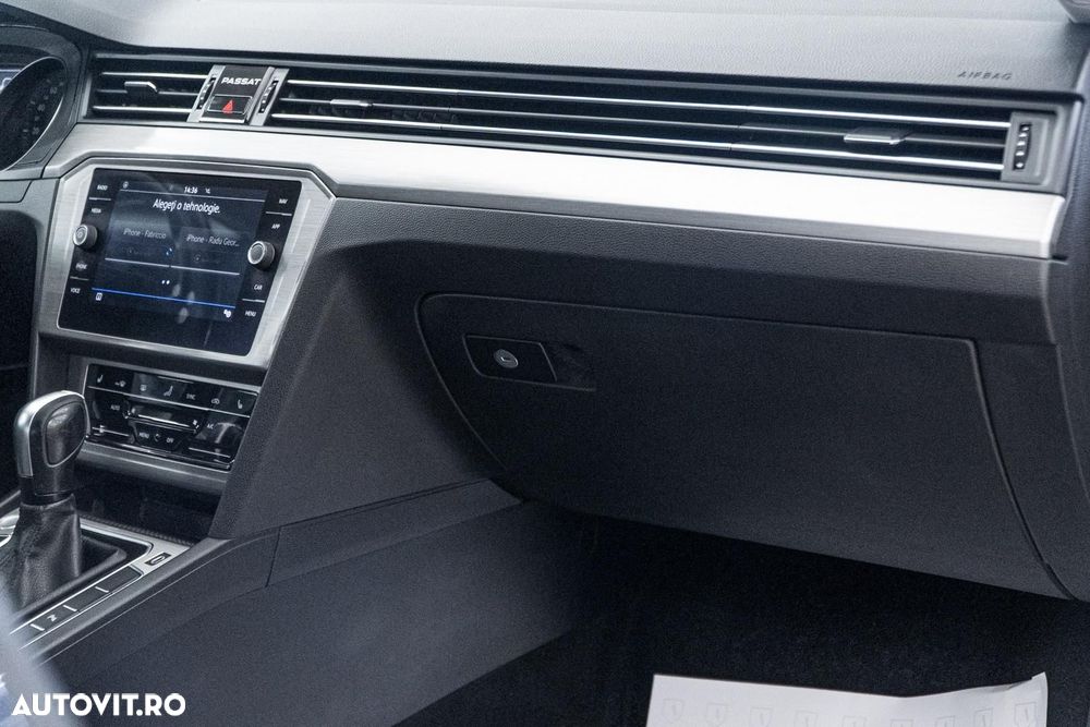 Volkswagen Passat 2.0 TDI DSG Comfortline - 30