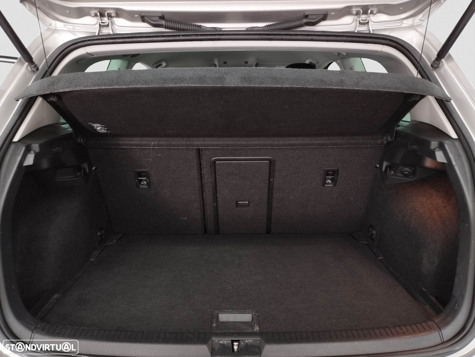 VW Golf 1.6 TDi BlueMotion Trendline - 9