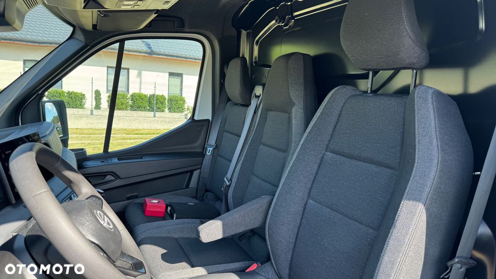 Nissan INTERSTAR - 17