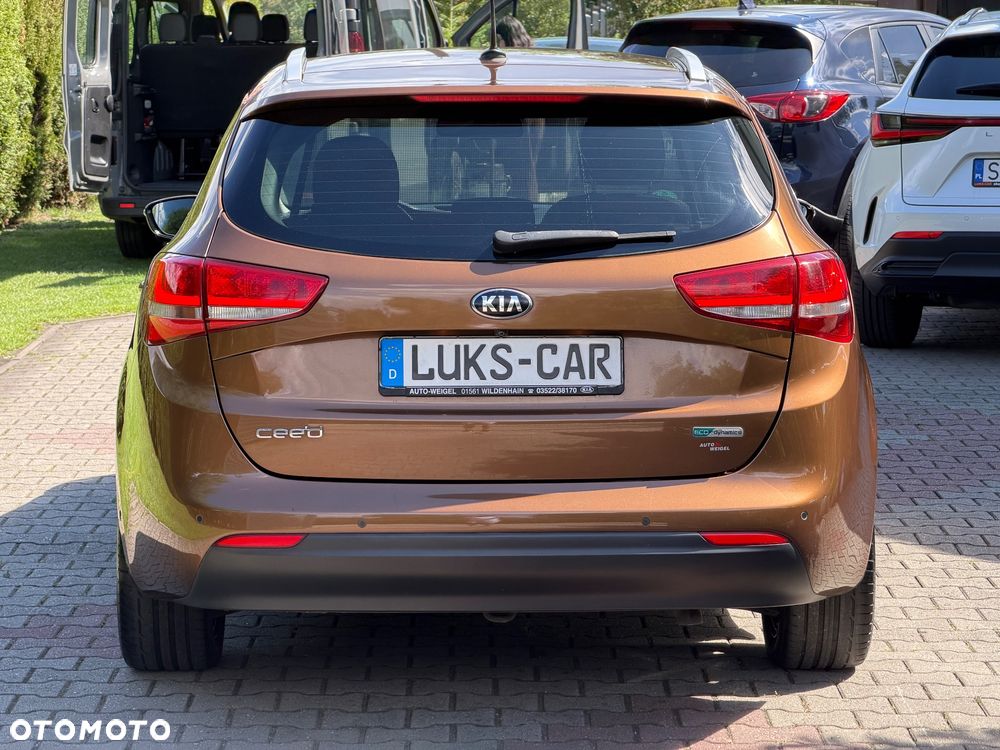 Kia Ceed 1.6 CRDi 136 ISG Platinum Edition - 6