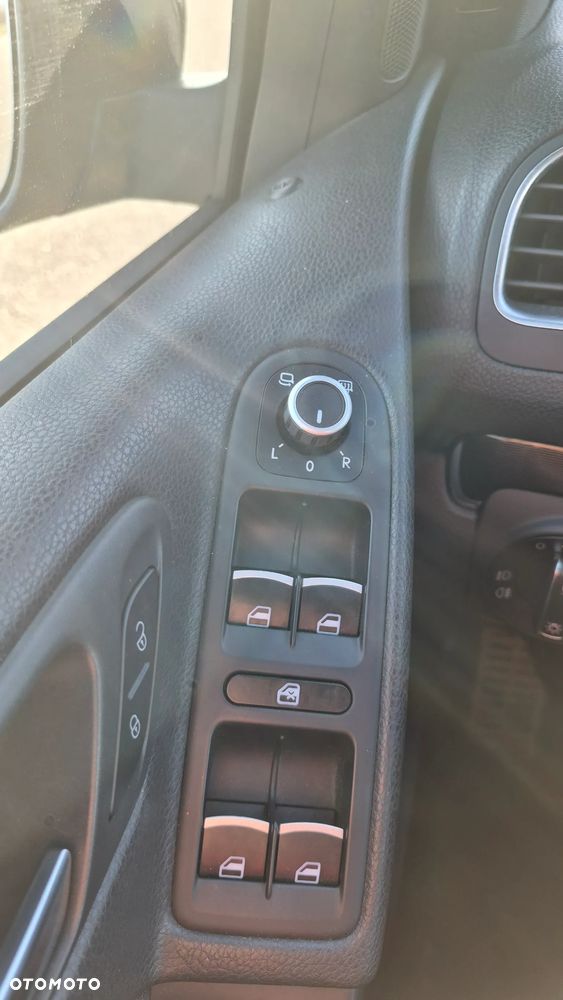 Volkswagen Golf - 16