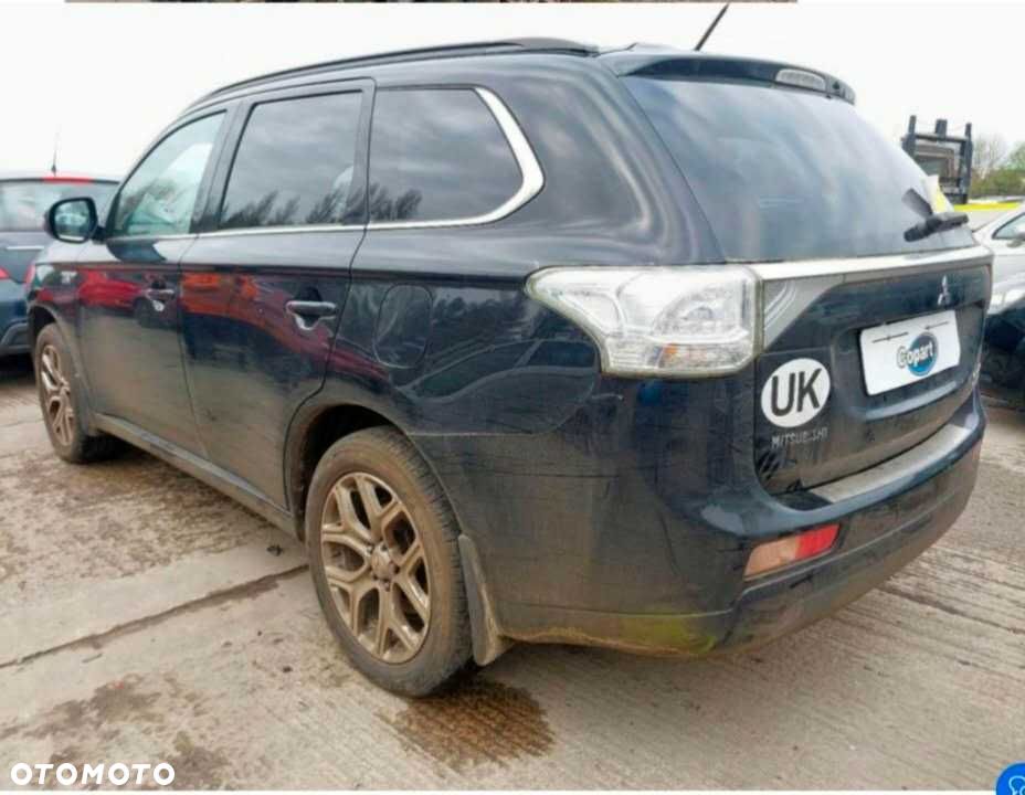 Mitsubishi Outlander - 6