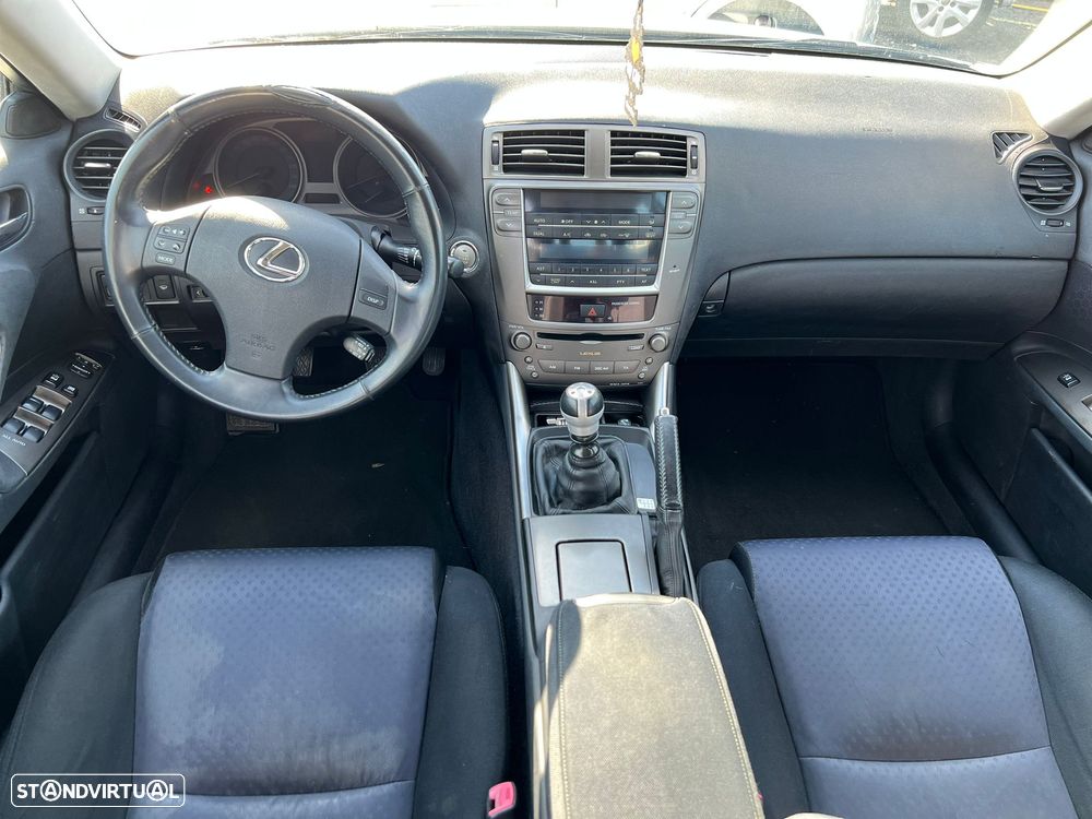 Lexus IS 220 - 11