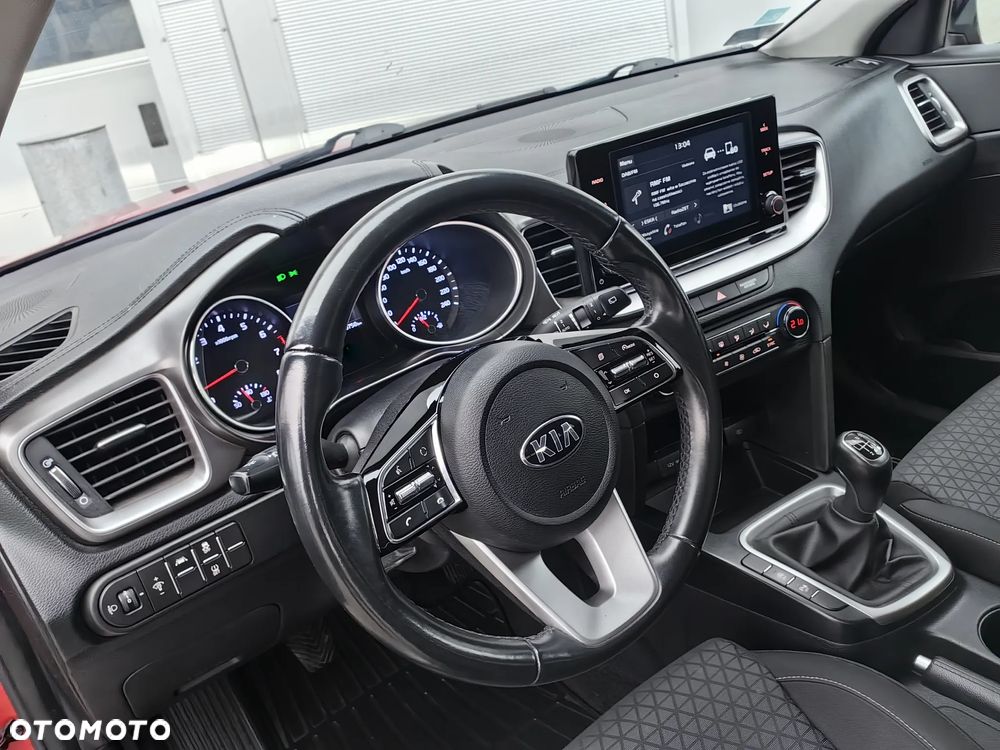 Kia XCeed 1.4 T-GDI M - 12