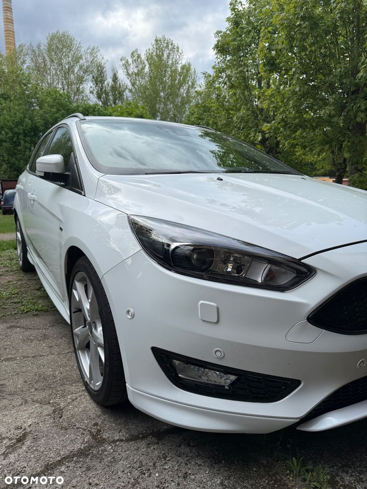 Ford Focus 1.5 EcoBoost Start-Stopp-System ST-LINE - 1