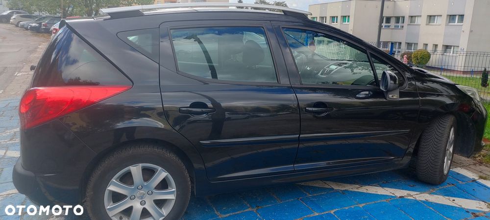 Peugeot 207 2008 photo 3