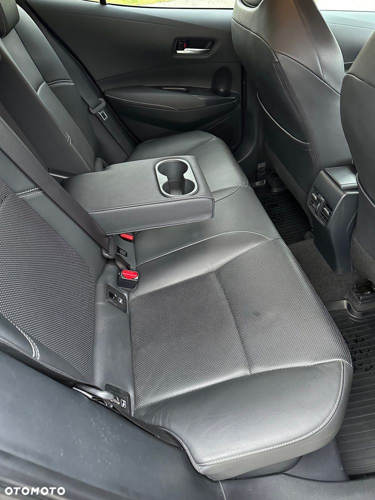 Toyota Corolla 2.0 Hybrid Executive - 22