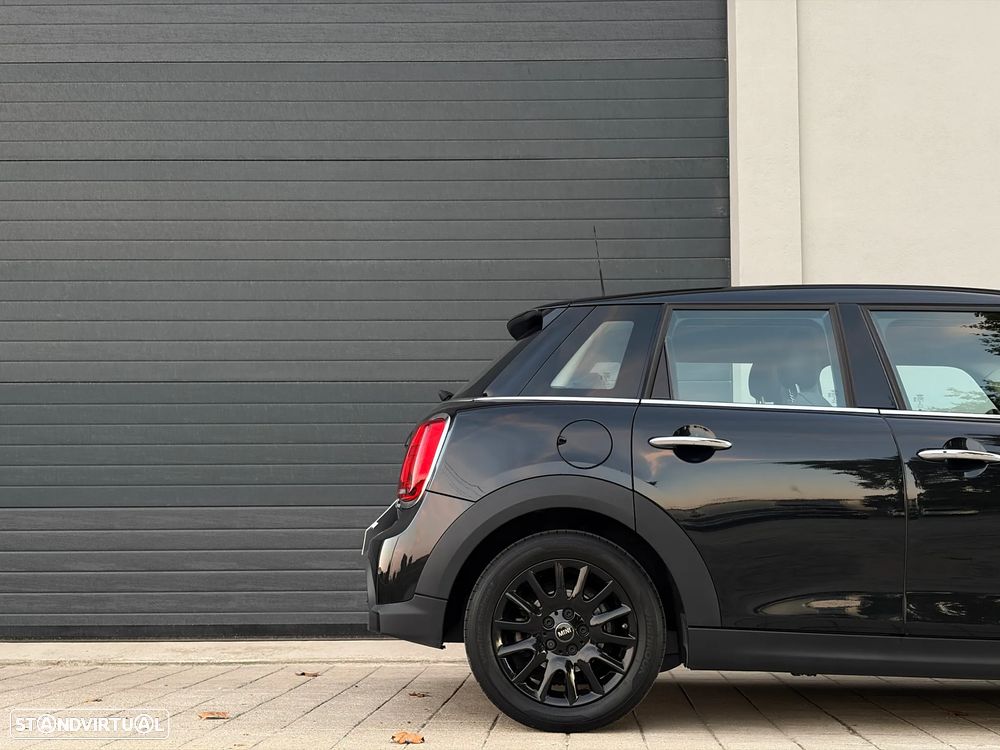 MINI 5 Portas Cooper Aut. Essential - 9