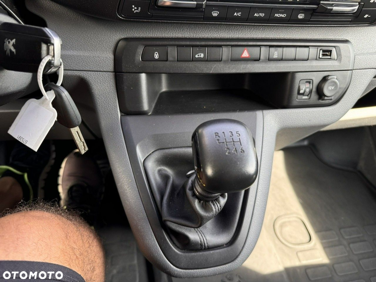 Peugeot Expert - 18