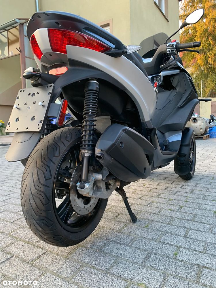 Piaggio MP-3 - 12