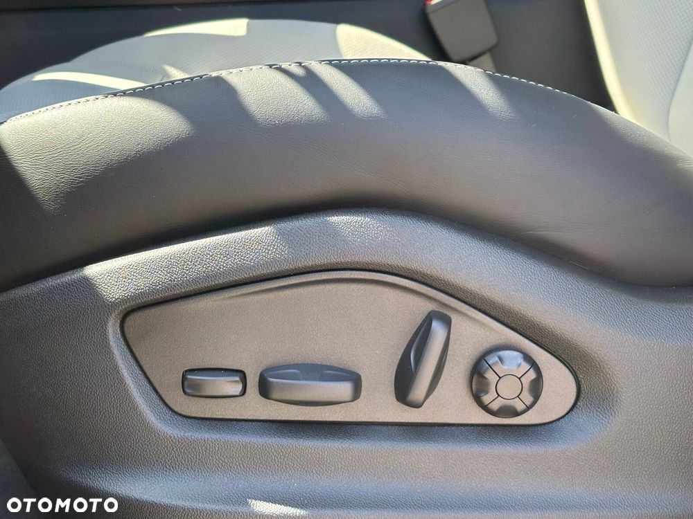 Porsche Cayenne - 28