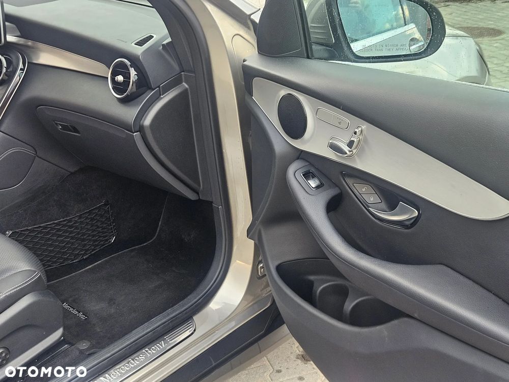 Mercedes-Benz GLC 300 4Matic 9G-TRONIC - 18