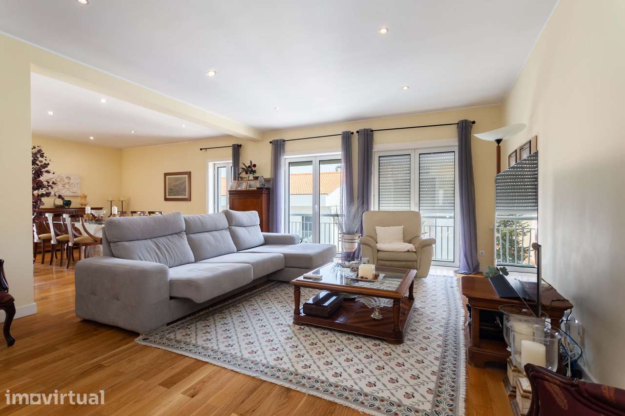 T4+1 Duplex - Último Piso - 3 Suítes e 3 Lugares de Estacionamento em - Grande imagem: 5/55
