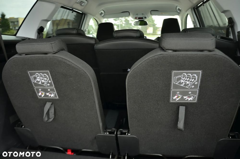 Peugeot 5008 BlueHDi 130 EAT8 Allure - 25