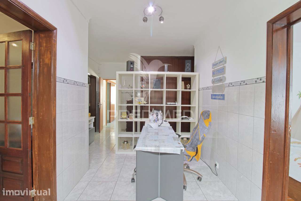 Moradia de dois Pisos - Pronta a entrar - Grande imagem: 2/26