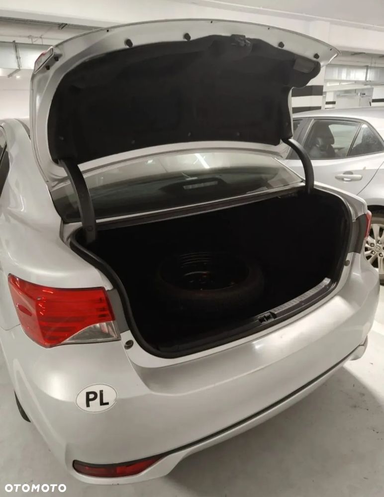 Toyota Avensis 1.8 Active MS - 9